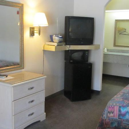 Camelot Inn & Suites Highway 290/Northwest Freeway Jersey Village Exterior foto